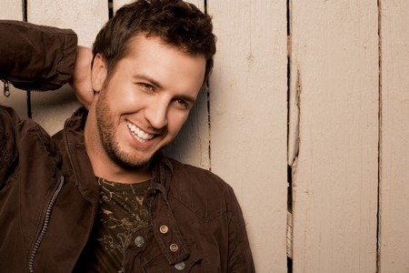 BREAKING: Boots and Hearts Confirms Luke Bryan to 2014 Line Up