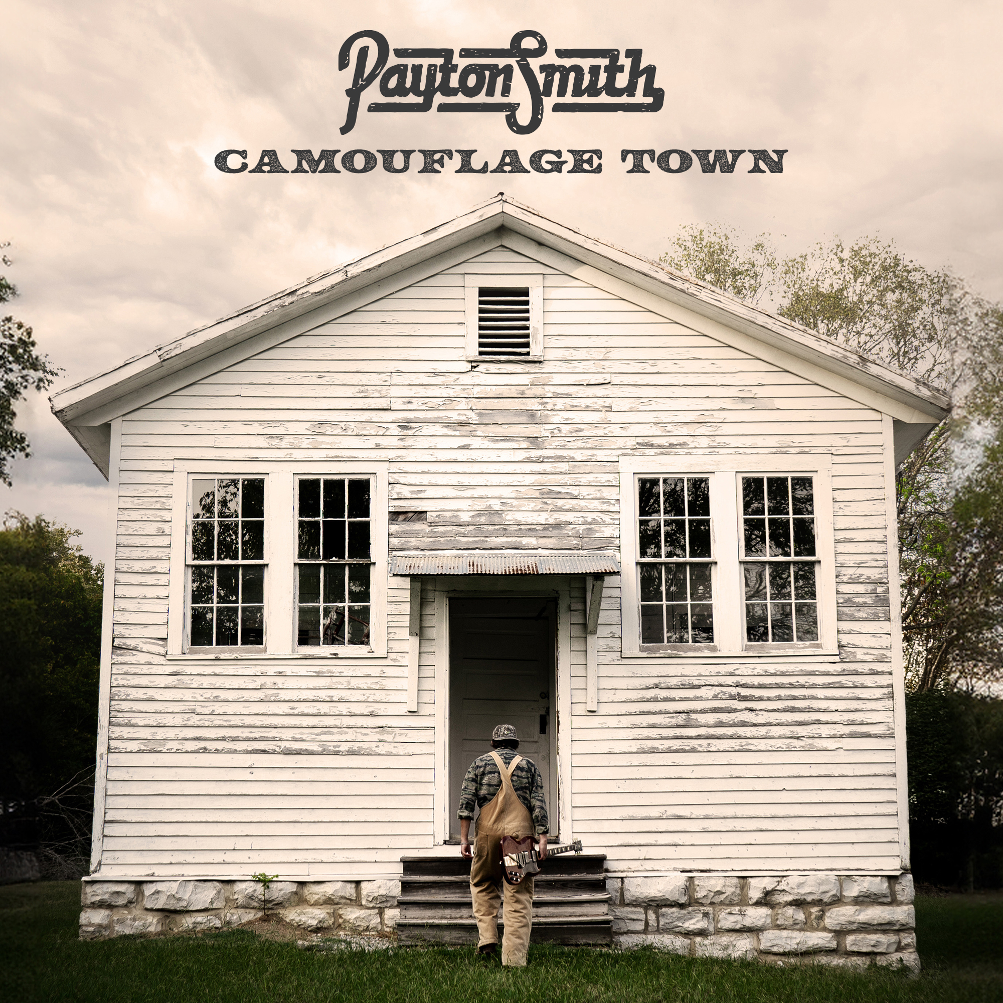 PAYTON SMITH HONORS HOMETOWN ROOTS IN NEW SINGLE “CAMOUFLAGE TOWN”